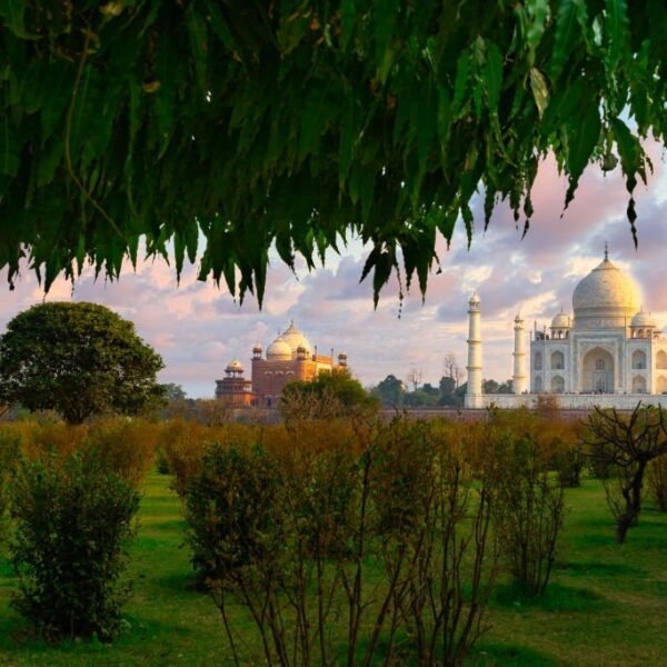 Same Day Taj Mahal Tour by Gatimaan Express Train