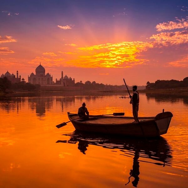 Sunrise Taj Mahal Tour by Car