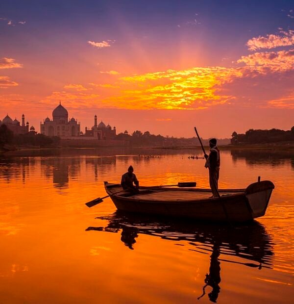 Sunrise Taj Mahal Tour by Car